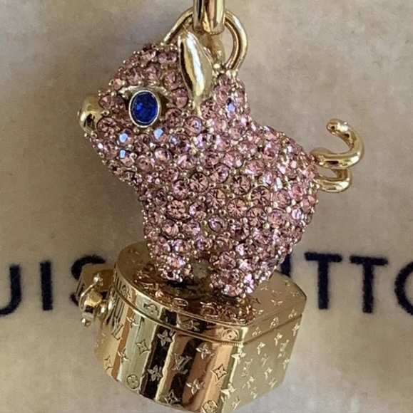 Louis Vuitton Vuittonite Pig Necklace - Picture 3 of 9
